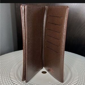 Louis Vuitton Damier wallet for man or lady, no call outs!